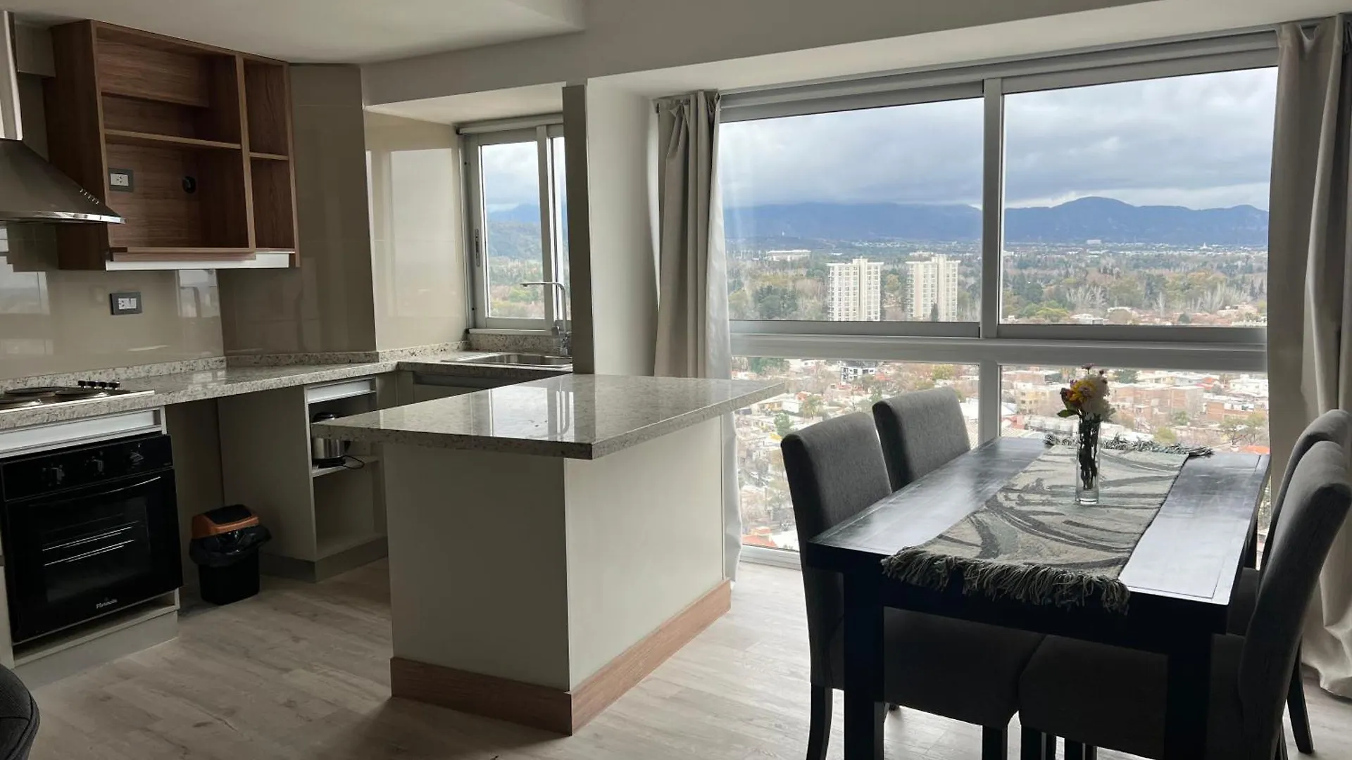 Apartamento Moderno Departamento Piso 16 Con Pileta Mendoza Argentina